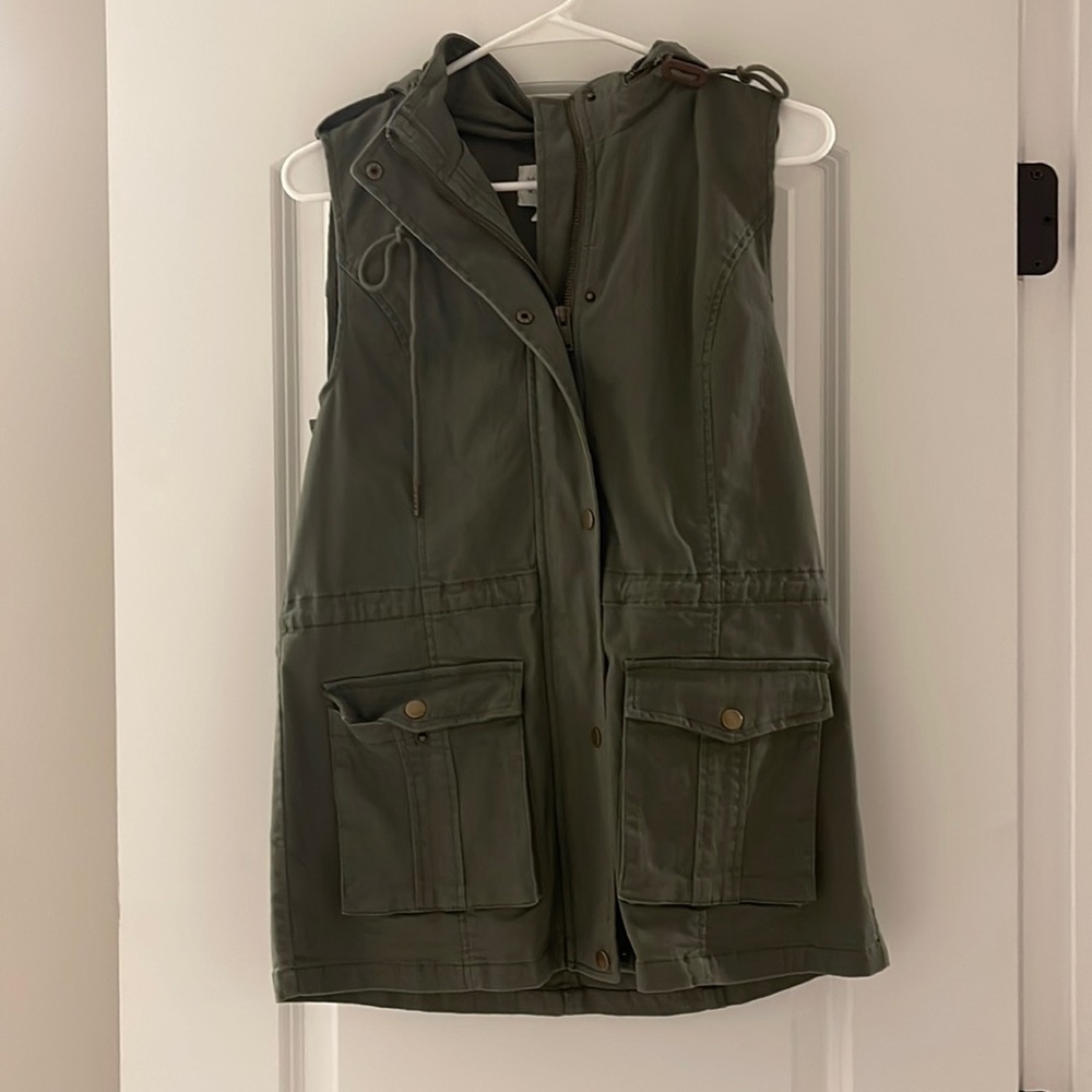 Women’s vest. Size small